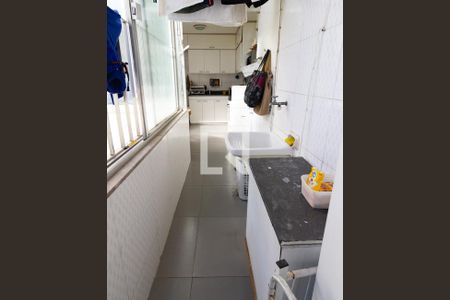Apartamento à venda com 100m², 3 quartos e 1 vaga Apartamento à venda com 100m², 3 quartos e 1 vagaDetalhe da área de serviço