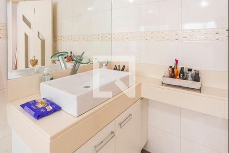 Casa à venda com 395m², 3 quartos e 4 vagasBanheiro do Quarto 1