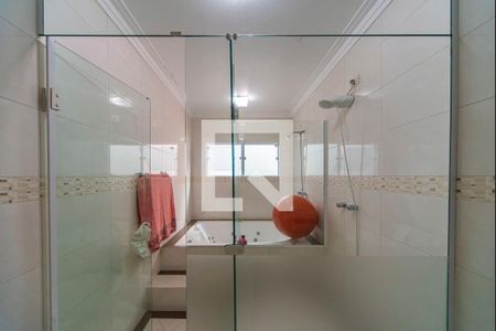 Casa à venda com 395m², 3 quartos e 4 vagasBanheiro do Quarto 1