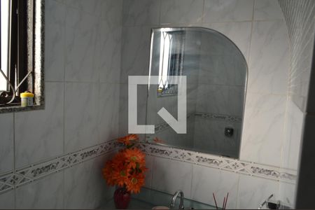 Casa de condomínio à venda com 150m², 3 quartos e 4 vagasLavabo