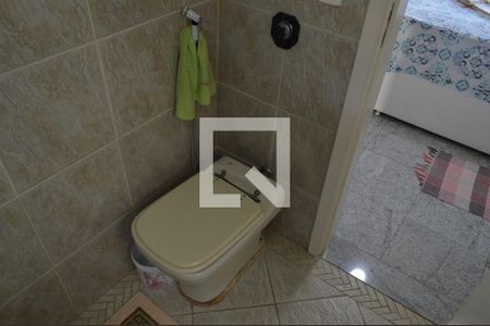 Casa de condomínio à venda com 150m², 3 quartos e 4 vagasBanheiro da Suíte