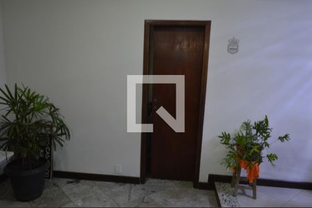 Casa de condomínio à venda com 150m², 3 quartos e 4 vagasEscritório