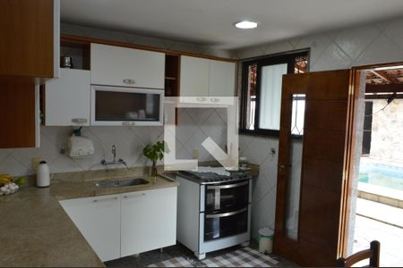 Casa de condomínio à venda com 150m², 3 quartos e 4 vagasCozinha