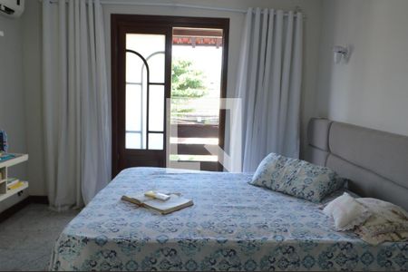 Casa de condomínio à venda com 150m², 3 quartos e 4 vagasSuíte