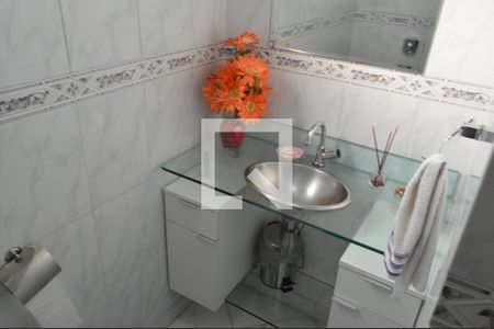 Casa de condomínio à venda com 150m², 3 quartos e 4 vagasLavabo