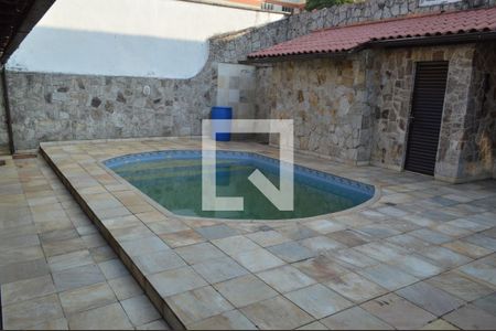 Casa de condomínio à venda com 150m², 3 quartos e 4 vagasPiscina