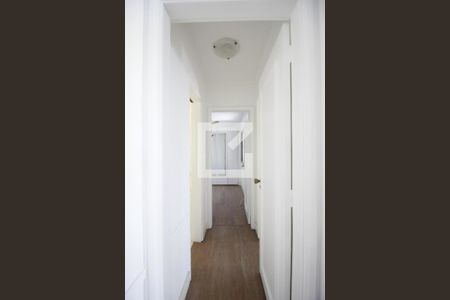 Corredor Quartos de apartamento para alugar com 2 quartos, 80m² em Indianópolis, São Paulo