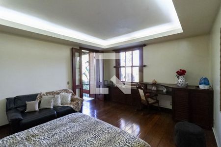Casa à venda com 640m², 4 quartos e 6 vagasSuíte 2 - Master