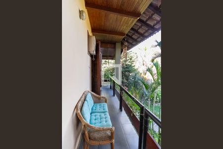 Casa à venda com 640m², 4 quartos e 6 vagasVaranda da semi suíte e das suítes 1 e 2