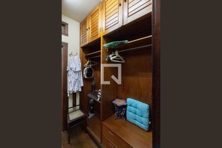 Casa à venda com 640m², 4 quartos e 6 vagasCloset da suíte 1