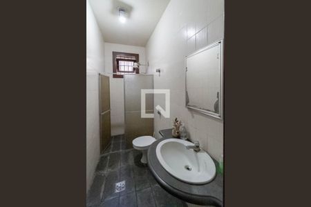 Casa à venda com 640m², 4 quartos e 6 vagasBanheiro de serviço