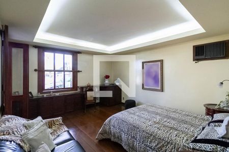 Casa à venda com 640m², 4 quartos e 6 vagasSuíte 2 - Master