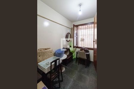 Casa à venda com 640m², 4 quartos e 6 vagasQuarto de serviço 1