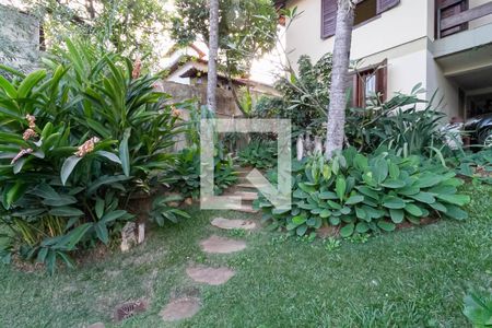 Casa à venda com 640m², 4 quartos e 6 vagasEntrada