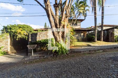 Casa à venda com 640m², 4 quartos e 6 vagasFachada