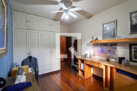 Casa à venda com 640m², 4 quartos e 6 vagasQuarto 