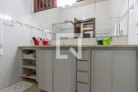 Casa à venda com 640m², 4 quartos e 6 vagasBanheiro da suíte 1