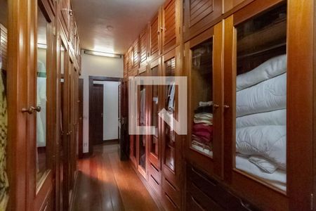Casa à venda com 640m², 4 quartos e 6 vagasCloset da suíte 2 - Master