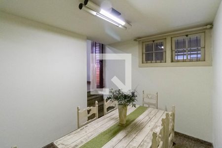 Casa à venda com 640m², 4 quartos e 6 vagasCopa