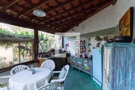 Casa à venda com 640m², 4 quartos e 6 vagasCozinha externa