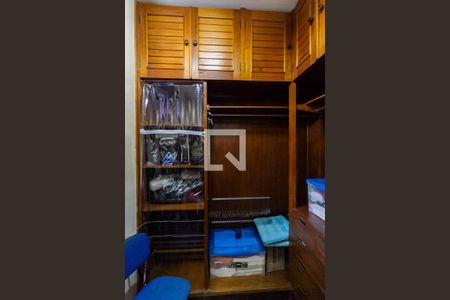 Casa à venda com 640m², 4 quartos e 6 vagasCloset da Semi suíte 