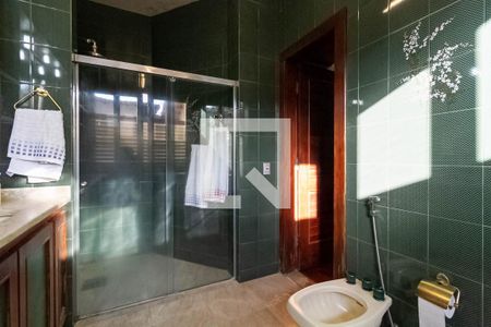 Casa à venda com 640m², 4 quartos e 6 vagasBanheiro da suíte 2 - Master