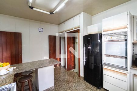 Casa à venda com 640m², 4 quartos e 6 vagasCozinha