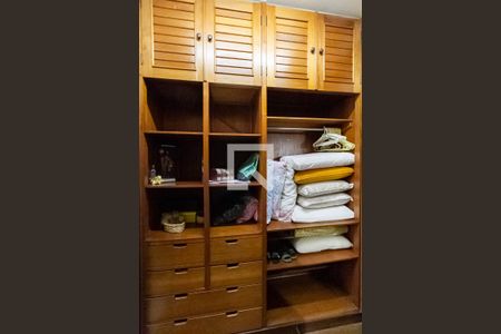 Casa à venda com 640m², 4 quartos e 6 vagasCloset da suíte 1