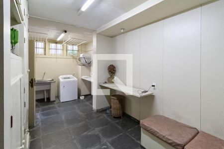 Casa à venda com 640m², 4 quartos e 6 vagasÁrea de serviço 