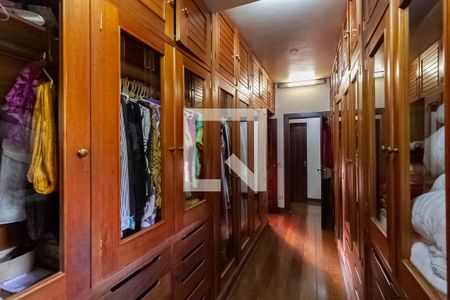 Casa à venda com 640m², 4 quartos e 6 vagasCloset da suíte 2 - Master