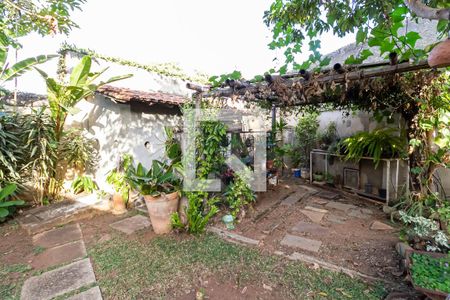 Casa à venda com 640m², 4 quartos e 6 vagasQuintal
