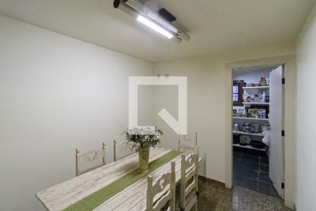 Casa à venda com 640m², 4 quartos e 6 vagasCopa