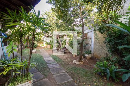 Casa à venda com 640m², 4 quartos e 6 vagasQuintal