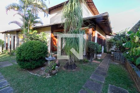 Casa à venda com 640m², 4 quartos e 6 vagasEntrada