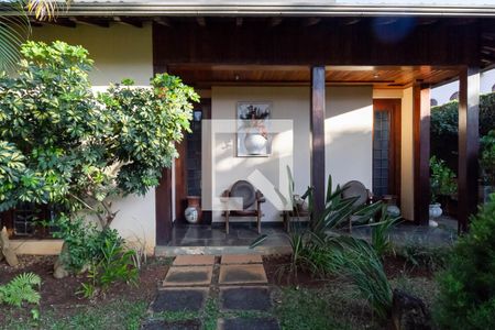 Casa à venda com 640m², 4 quartos e 6 vagasFachada