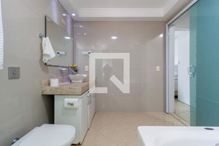 Casa à venda com 500m², 4 quartos e 2 vagas Casa à venda com 500m², 4 quartos e 2 vagasBanheiro - Suíte 4