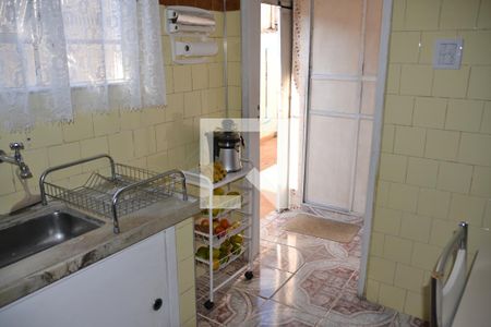 Casa à venda com 111m², 2 quartos e 2 vagas Casa à venda com 111m², 2 quartos e 2 vagasCozinha