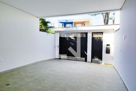 Casa à venda com 195m², 3 quartos e 4 vagas Casa à venda com 195m², 3 quartos e 4 vagasGaragem
