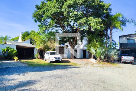 Casa à venda com 195m², 3 quartos e 4 vagas Casa à venda com 195m², 3 quartos e 4 vagasArea Comum