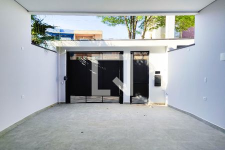 Casa à venda com 195m², 3 quartos e 4 vagas Casa à venda com 195m², 3 quartos e 4 vagasGaragem