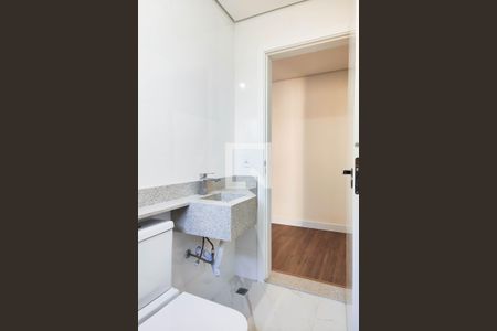 Casa à venda com 195m², 3 quartos e 4 vagas Casa à venda com 195m², 3 quartos e 4 vagasBanheiro da Suite 2