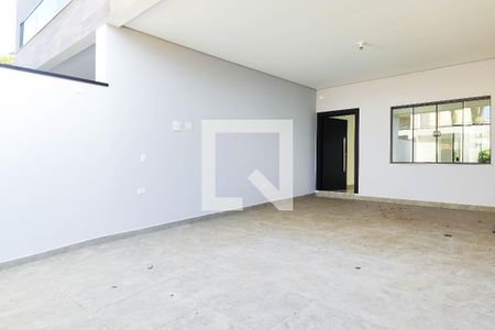 Casa à venda com 195m², 3 quartos e 4 vagas Casa à venda com 195m², 3 quartos e 4 vagasGaragem