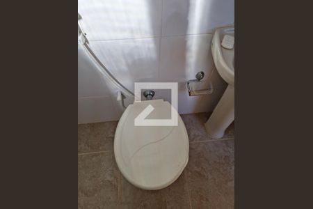 Casa à venda com 250m², 3 quartos e 2 vagas Casa à venda com 250m², 3 quartos e 2 vagasBanheiro Piscina e Churrasqueira