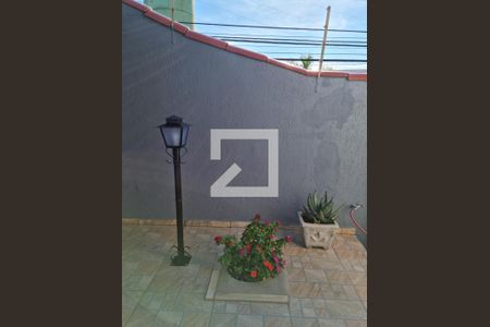 Casa à venda com 250m², 3 quartos e 2 vagas Casa à venda com 250m², 3 quartos e 2 vagasPlantas e Poste Iluminação