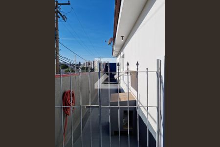 Casa à venda com 250m², 3 quartos e 2 vagas Casa à venda com 250m², 3 quartos e 2 vagasPortão Corredor