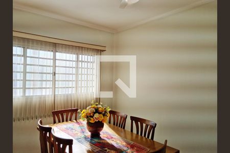 Casa à venda com 250m², 3 quartos e 2 vagas Casa à venda com 250m², 3 quartos e 2 vagasCopa