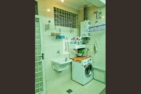 Casa à venda com 250m², 3 quartos e 2 vagas Casa à venda com 250m², 3 quartos e 2 vagasÁrea de Serviço