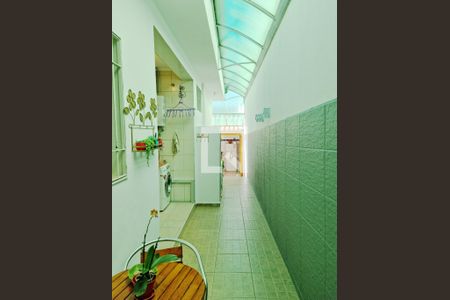 Casa à venda com 250m², 3 quartos e 2 vagas Casa à venda com 250m², 3 quartos e 2 vagasCorredor