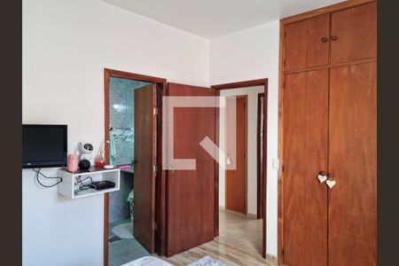 Casa à venda com 250m², 3 quartos e 2 vagas Casa à venda com 250m², 3 quartos e 2 vagasQuarto 3