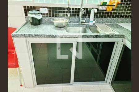 Casa à venda com 250m², 3 quartos e 2 vagas Casa à venda com 250m², 3 quartos e 2 vagasCozinha